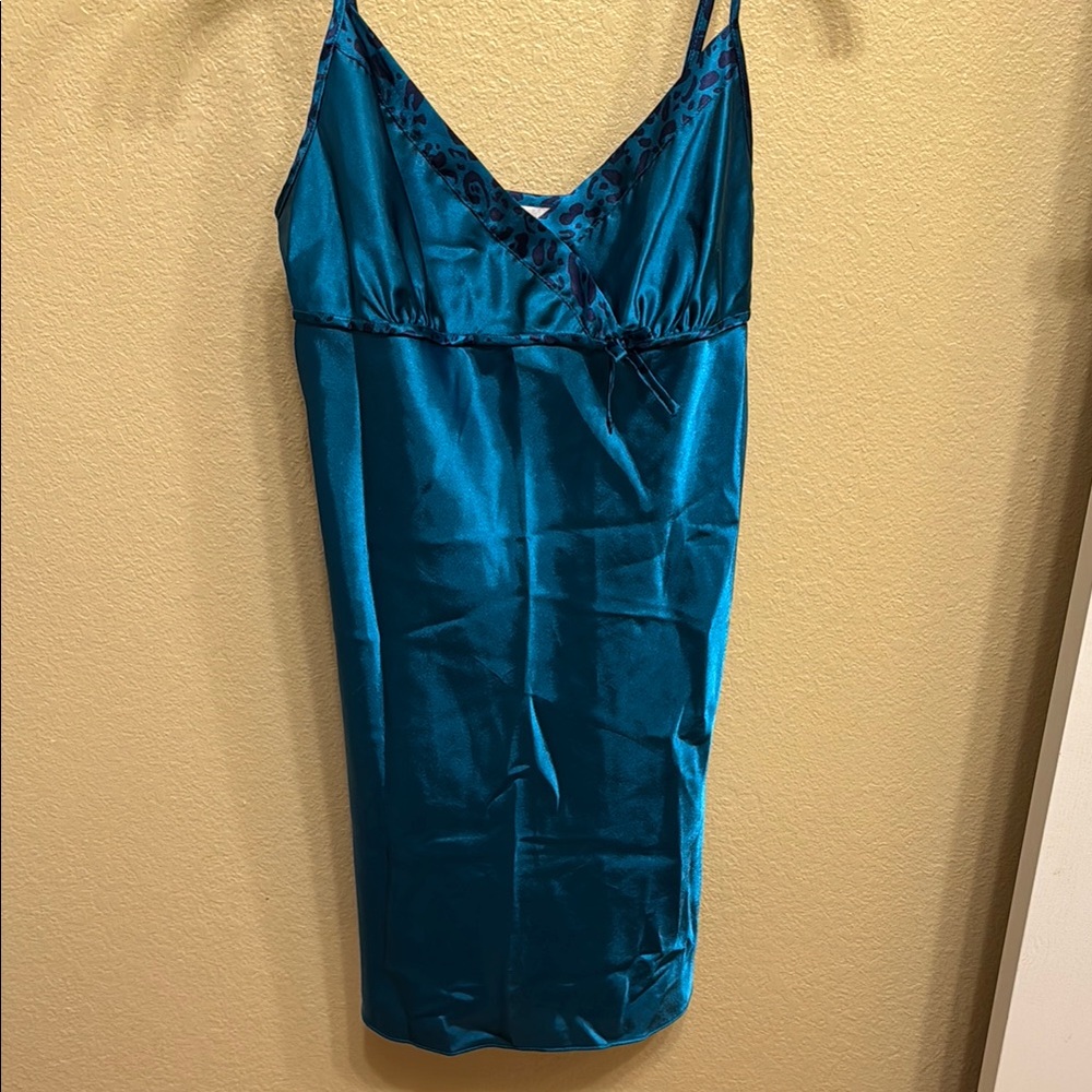 Satin nightgown - Size Small